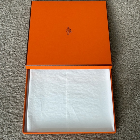 Hermes EMPTY Orange Box for Silk Scarf or Light weight gift - Picture 4 of 8